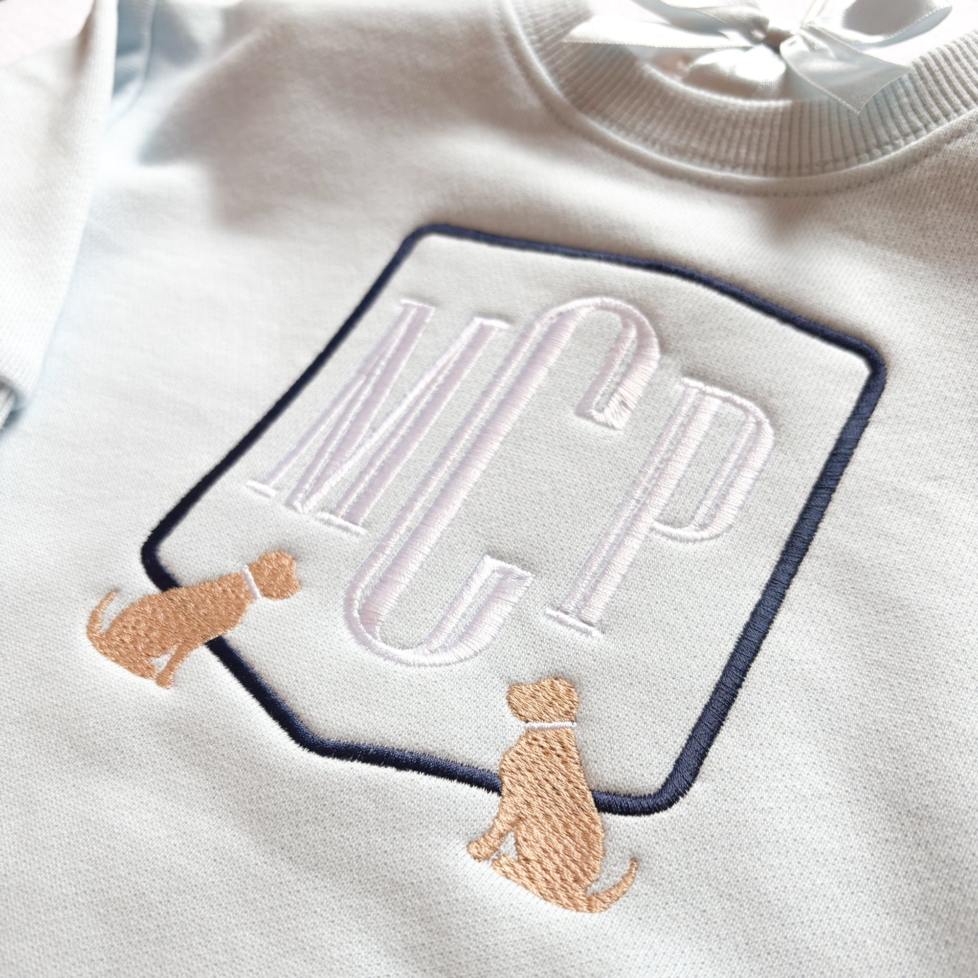 Doggy Crest Blue Sweatshirt Bubble